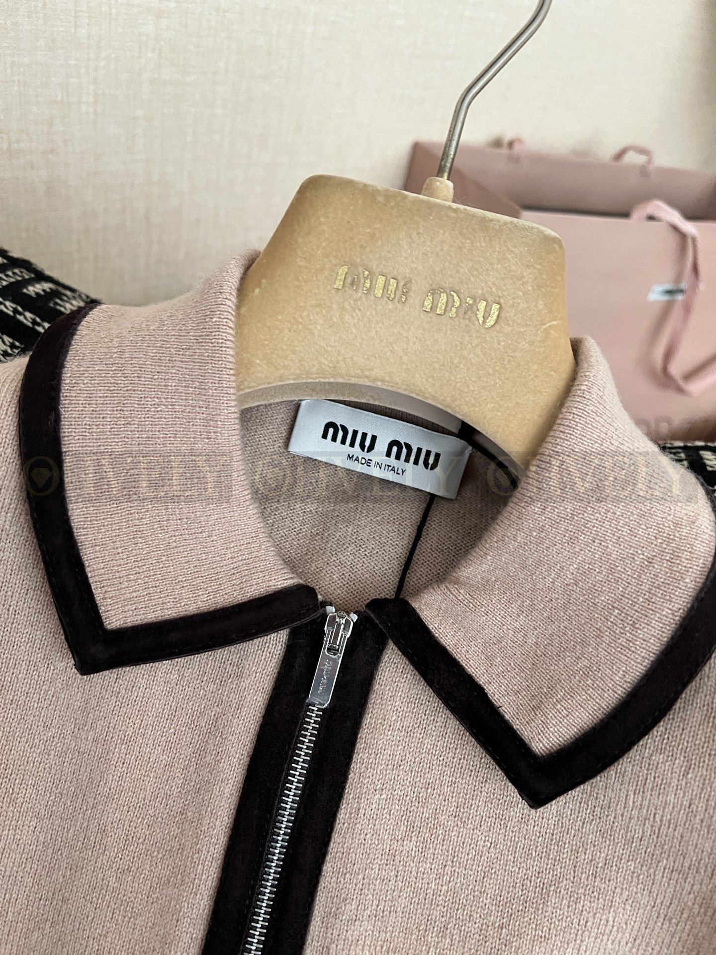 【 ZP버전 】MIU 밀크티 하프 집업 니트 스웨터 상품 썸네일