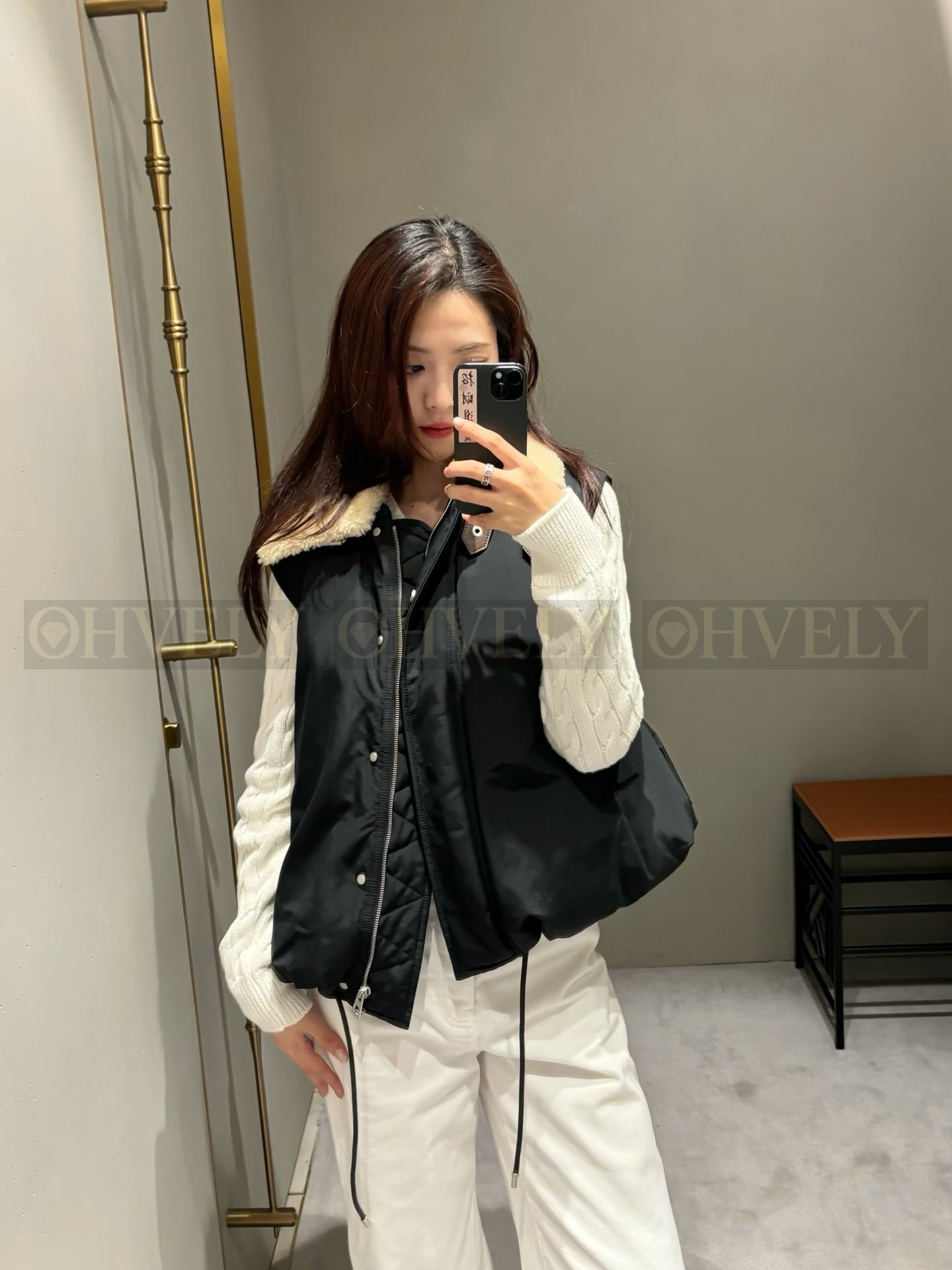 【 ZP버전 】LOW 퍼 카라 패치 블랙 다운 베스트 상품 썸네일