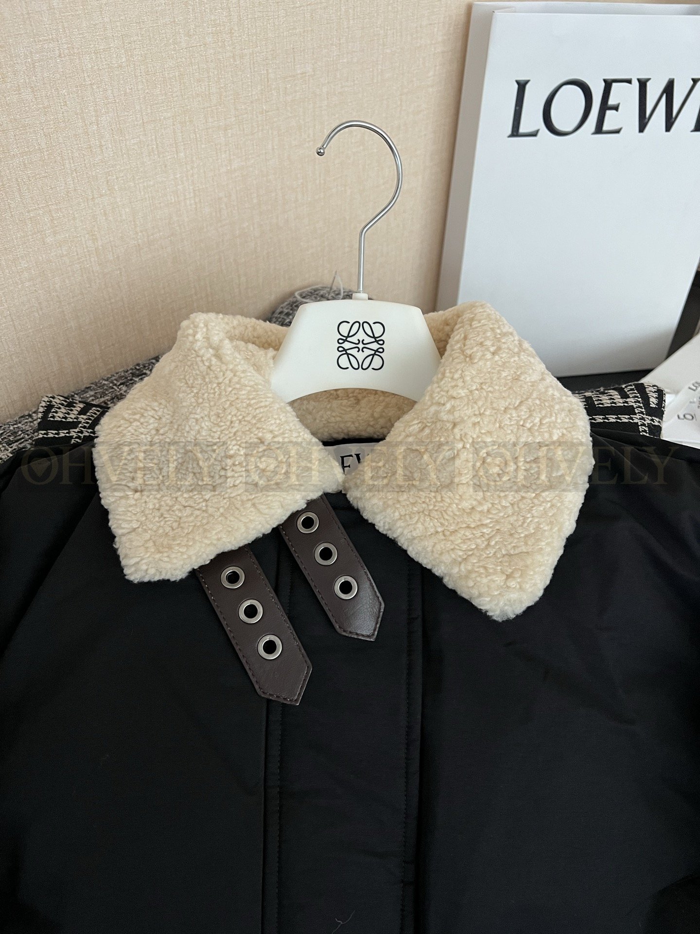 【 ZP버전 】LOW 퍼 카라 패치 블랙 다운 자켓 상품 썸네일