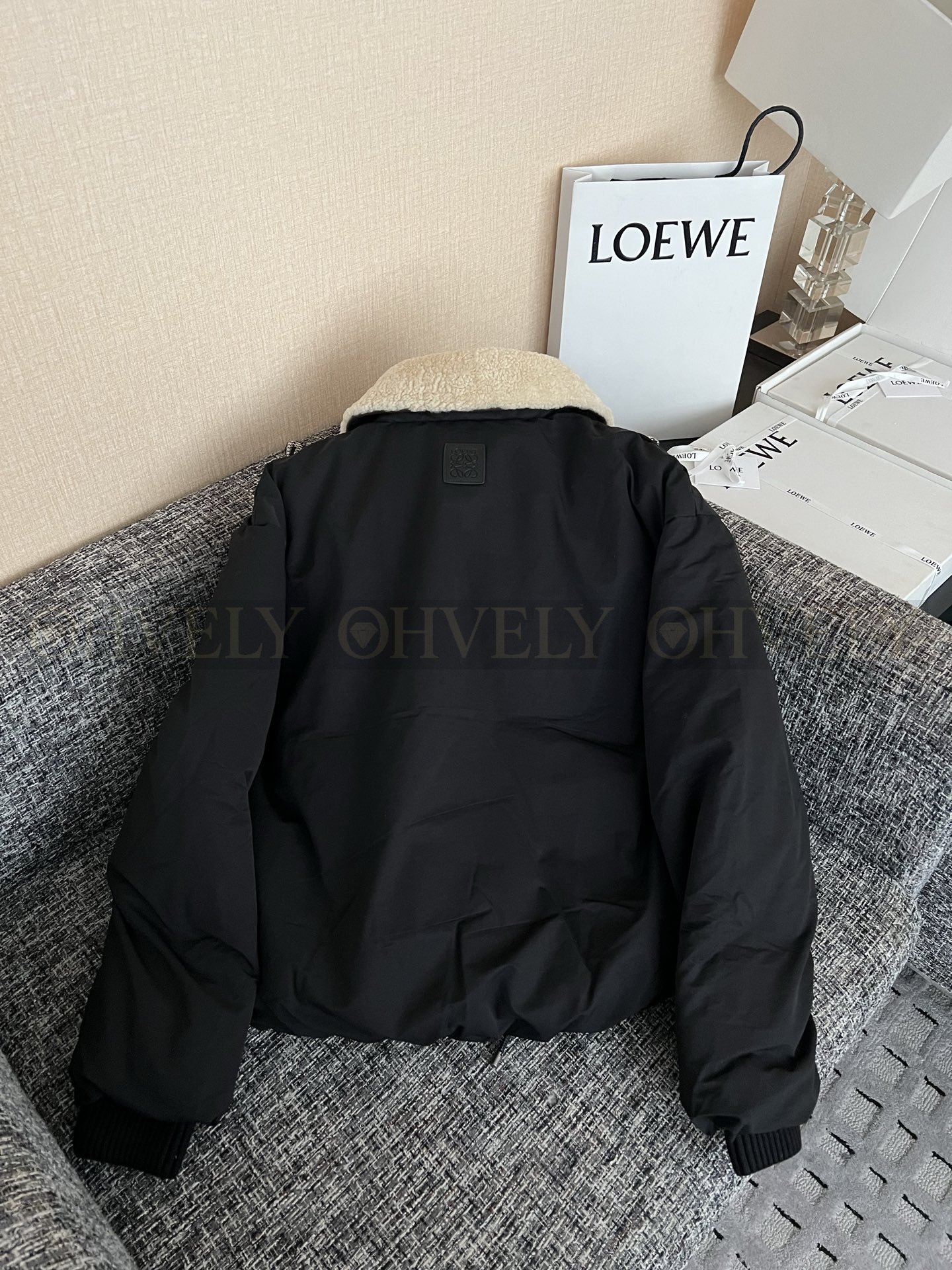 【 ZP버전 】LOW 퍼 카라 패치 블랙 다운 자켓 상품 썸네일