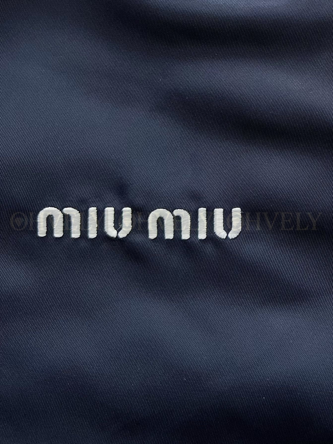 【 ZP버전 】MIU 양면 착용 자수 로고 자켓 상품 썸네일