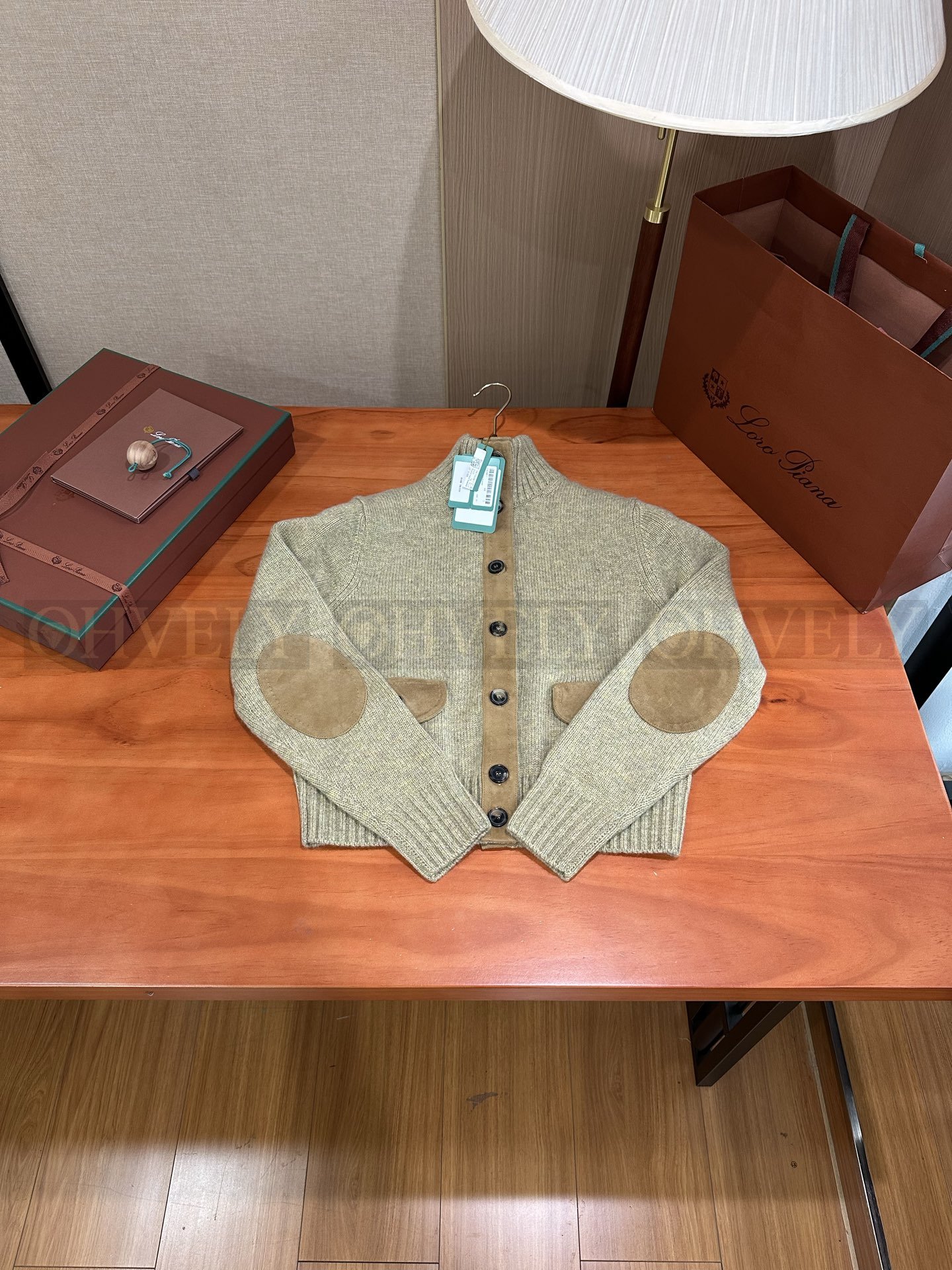 【 ZP버전 】LP 스웨이드 패치 니트 가디건 상품 썸네일