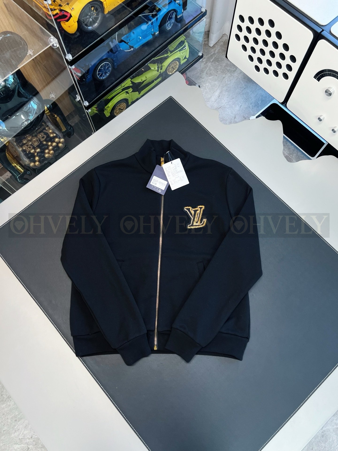 【 ZP버전 】LV 스탠드카라 로고 집업 자켓 상품 썸네일